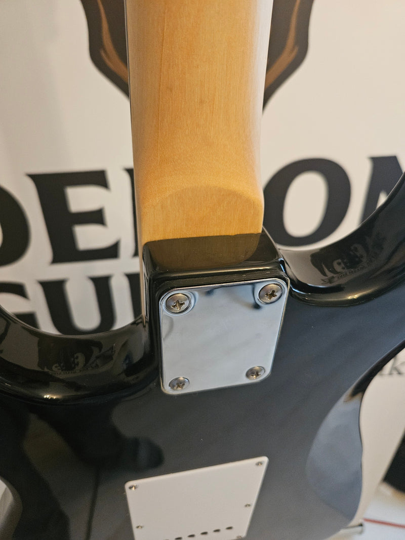 ST-750 Electric Guitar